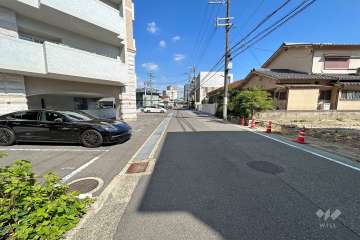 敷地南東側の前面道路