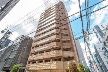 プレサンス心斎橋リベルタの外観（北東側から）