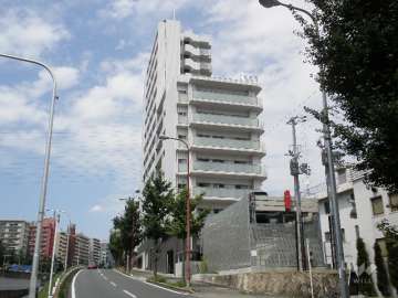 ライオンズ豊中緑地公園ヒルズビューの外観（南西側から）