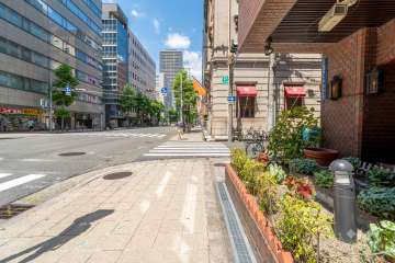 敷地西側の前面道路　