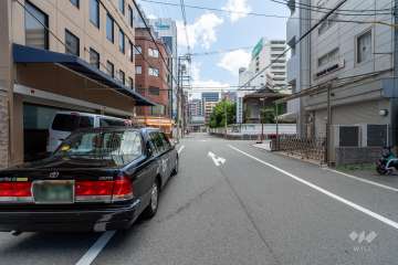 敷地南側の前面道路