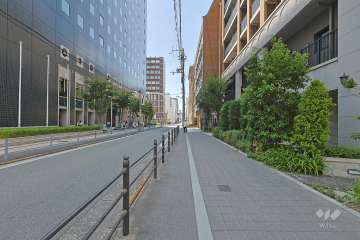 敷地南側の前面道路