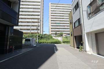 敷地東側の前面道路