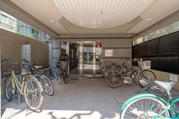 エントランス・駐輪場