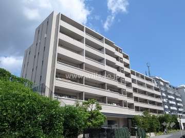 プラウド千里桃山台の外観(南西側から）