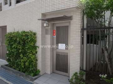 駐輪場出入り口（扉付き）