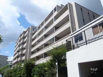プラウド千里桃山台の外観(南東側から）