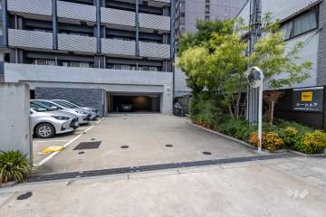 駐車場の出入り口