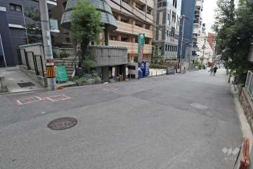 敷地南側の前面道路