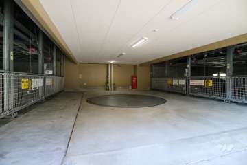 敷地内駐車場（屋内機械式）