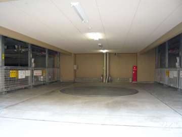 屋内機械式駐車場