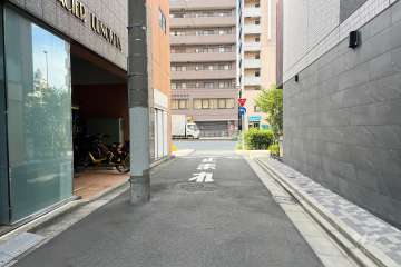 敷地北東側の前面道路