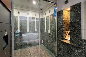 エントランスはオートロック付きです。