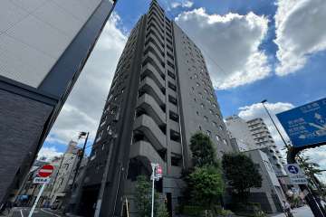 コスモ入谷ロイヤルフォルムの外観（北側から）