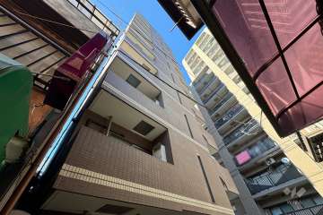 デュオスカーラ浅草国際通りの外観（南東側から）