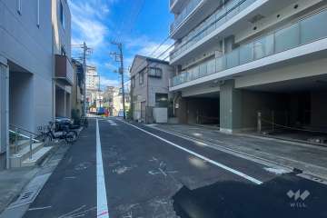 敷地西側の前面道路　