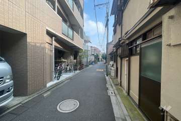 敷地東側の前面道路