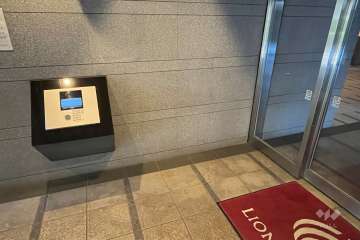 エントランスはオートロック付きです。