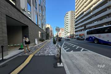 敷地南側の前面道路
