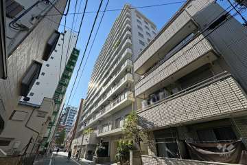 上野ロイヤルハイツの外観（北東側から）