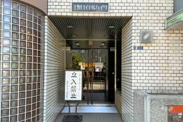 エントランス　