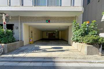 駐車場の出入り口