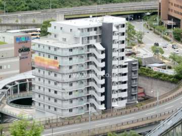 ブランズ西宮名塩駅前リビオマークスの外観（北東側から）