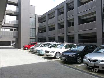 敷地内駐車場（屋外平面式）※ロボットゲート付き