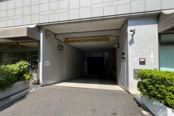 駐車場の出入り口