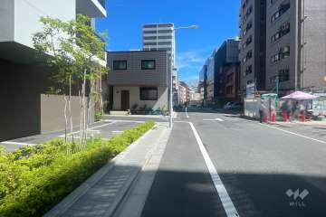 敷地西側の前面道路　