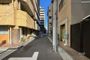 敷地東側の前面道路