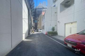 敷地北東側の前面道路
