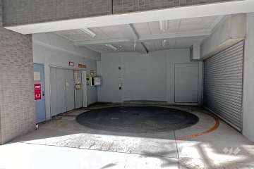 敷地内駐車場（屋内機械式）