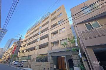 アクシルコート上野オーセンティアの外観（南西側から）