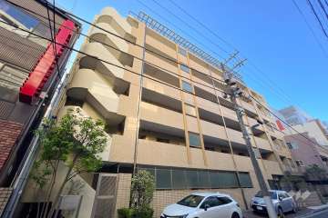 アクシルコート上野オーセンティアの外観（北西側から）