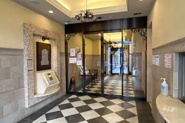 エントランスはオートロック付きです。