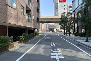 敷地北東側の前面道路　