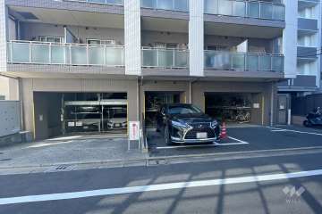 敷地内駐車場（屋外平面式・屋内機械式）