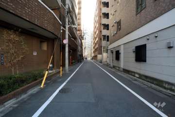 敷地北西側の前面道路　
