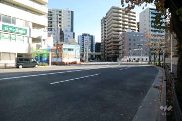敷地北東側の前面道路　