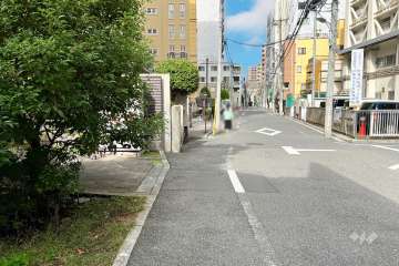 敷地南東側の前面道路