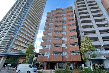 ライオンズマンション池之端の外観（北東側から）