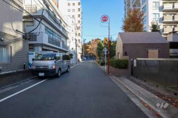 敷地北側の前面道路　