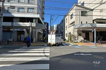 敷地北側の前面道路（東側から）