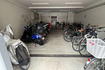 駐輪場とバイク置場