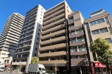 ルミネ湯島の外観（南西側から）