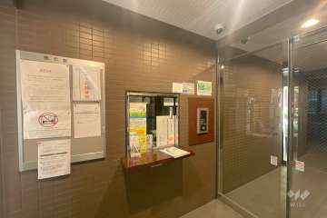 エントランスはオートロック付きです。