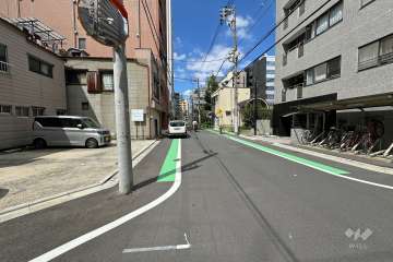 敷地南側の前面道路