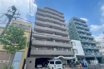 ロイヤルステージ浅草の外観（南東側から）