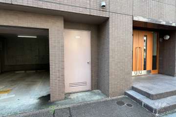 ゴミ置き場入り口